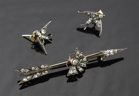 A late Victorian gold, silver and rose cut diamond set arrow bar brooch,